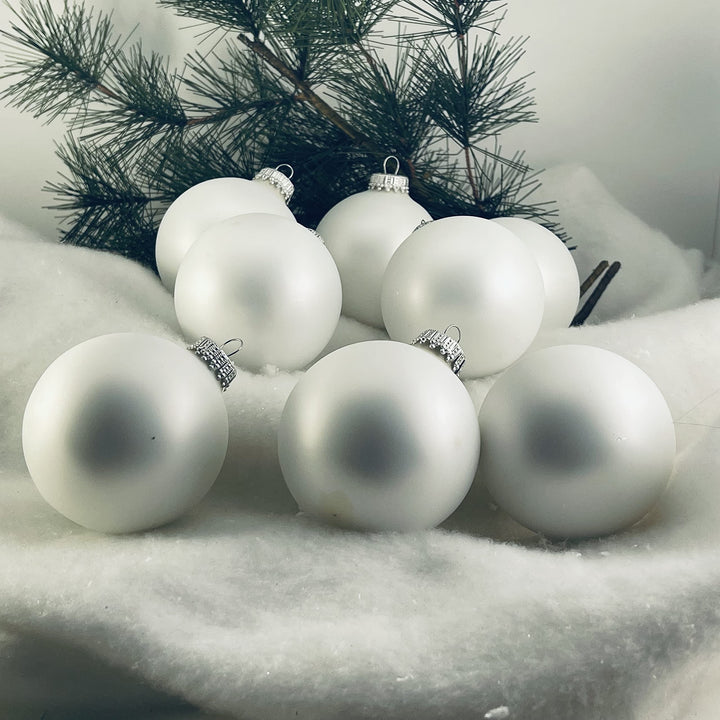 Christmas By Krebs 2 5/8" (67mm) Seamless Glass Ornament [8 Pieces], Decorated Designer Heirloom (Classic White Velvet)