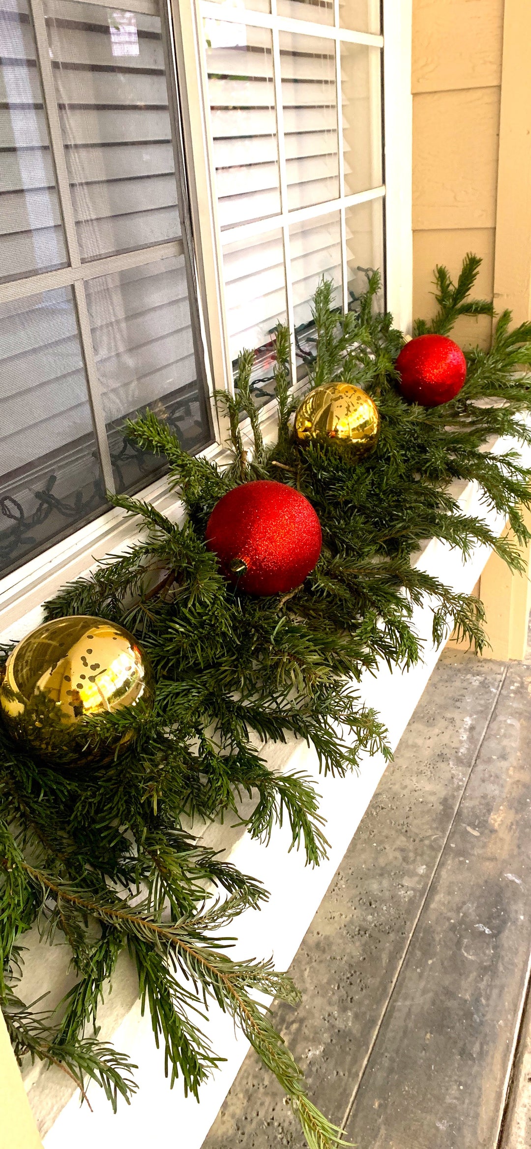 Christmas By Krebs 3 1/4" (80mm) Gold Glitter [8 Pieces] Solid Commercial Grade Indoor and Outdoor Shatterproof Plastic, Water Resistant Ball Ornament Decorations