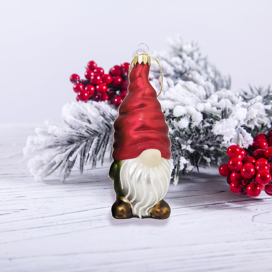 Gnome with Red Hat (1)